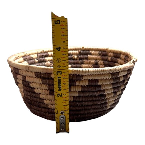 Vintage Handwoven Natural Coil Basket Triangles Tribal Catch All Accent SW 6.5" - Picture 4 of 7